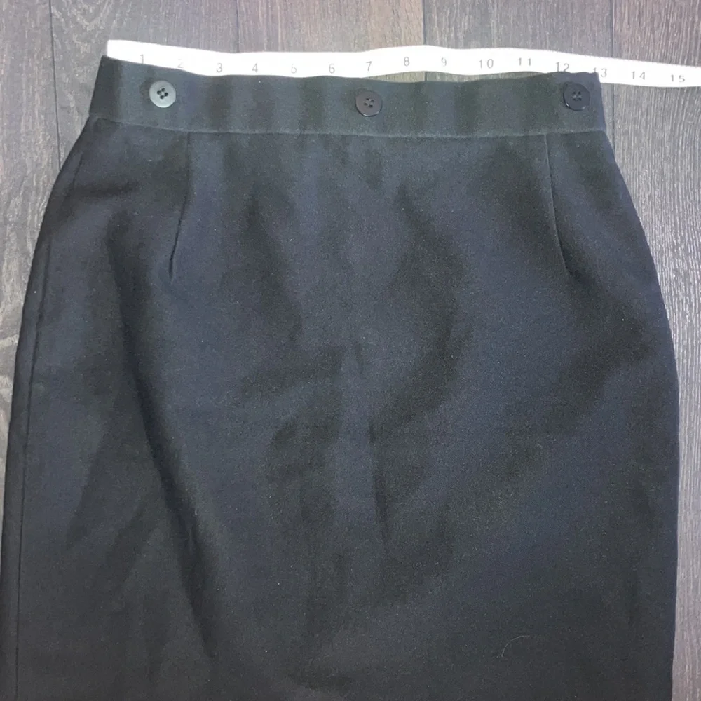 Vintage black mini skirt - Picture 6 of 7